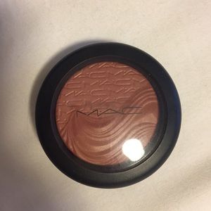SOLD! 🤗 MAC blush in Pleasure Model
